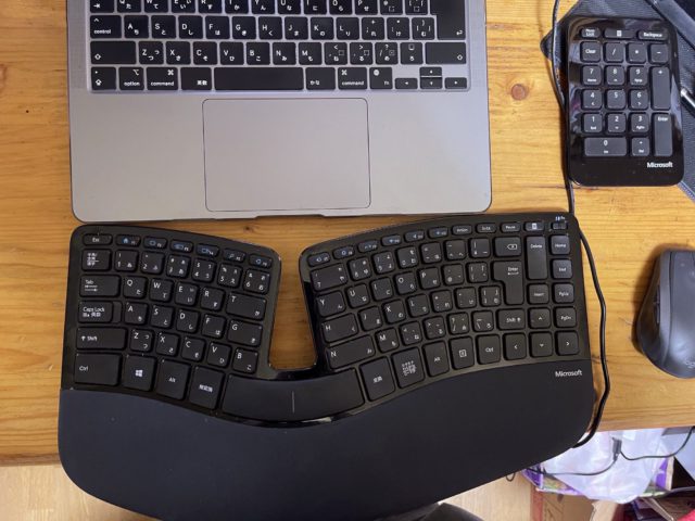 エルゴノミクスキーボード