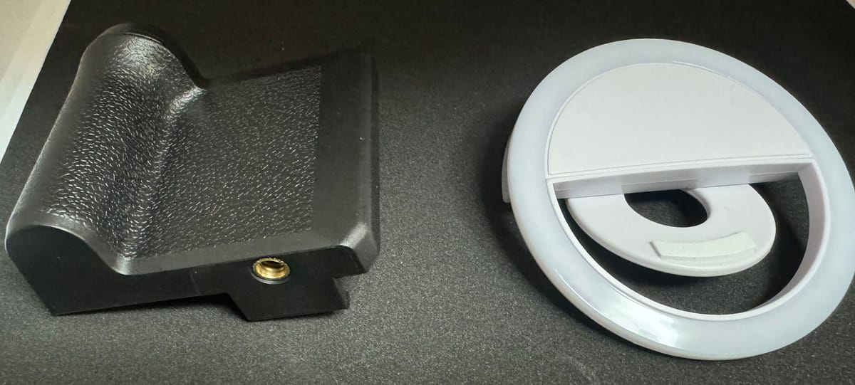 外付けシャッターとLEDライトの中身